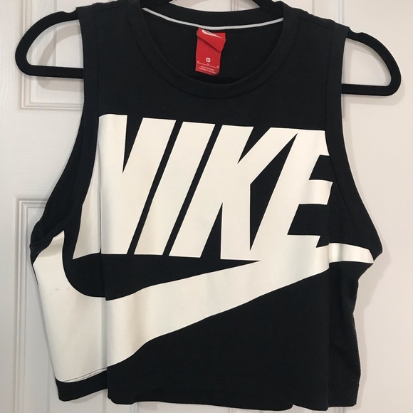Nike Women's Black Crop Top *flawed* - Picture 5 of 8